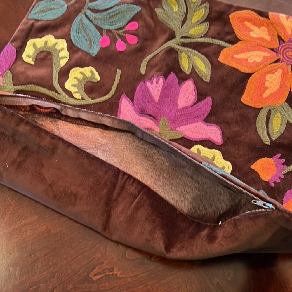 New Crate & Barrel browns velvet pillow cover floral embroidered 17.5”x17.5”